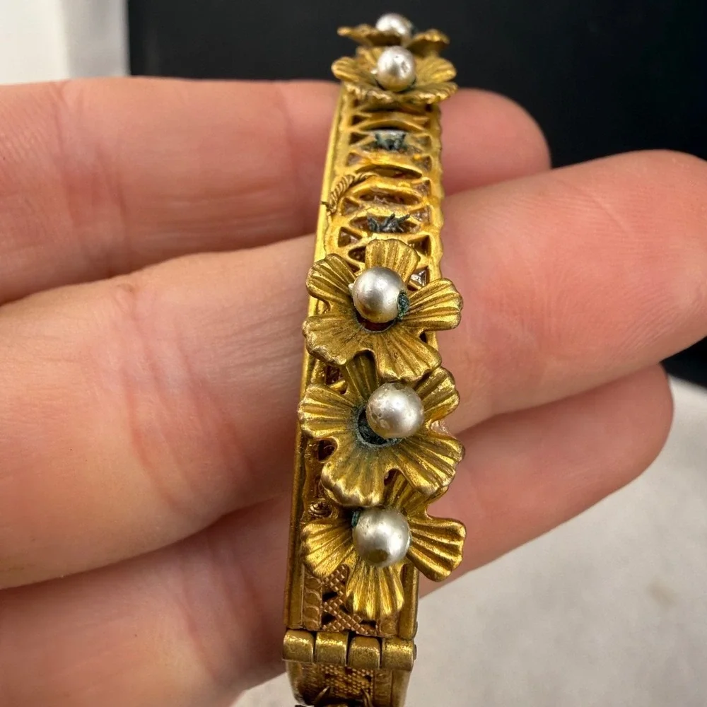 Miriam Haskell read bracelet